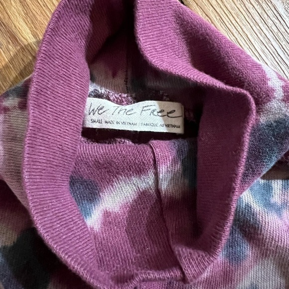 We the Free Turtle Neck Small - Picture 2 of 3
